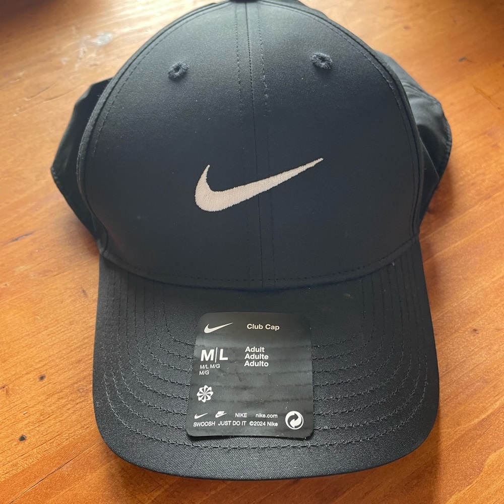 Nike Black Curved Brim Hat with Iconic Swoosh